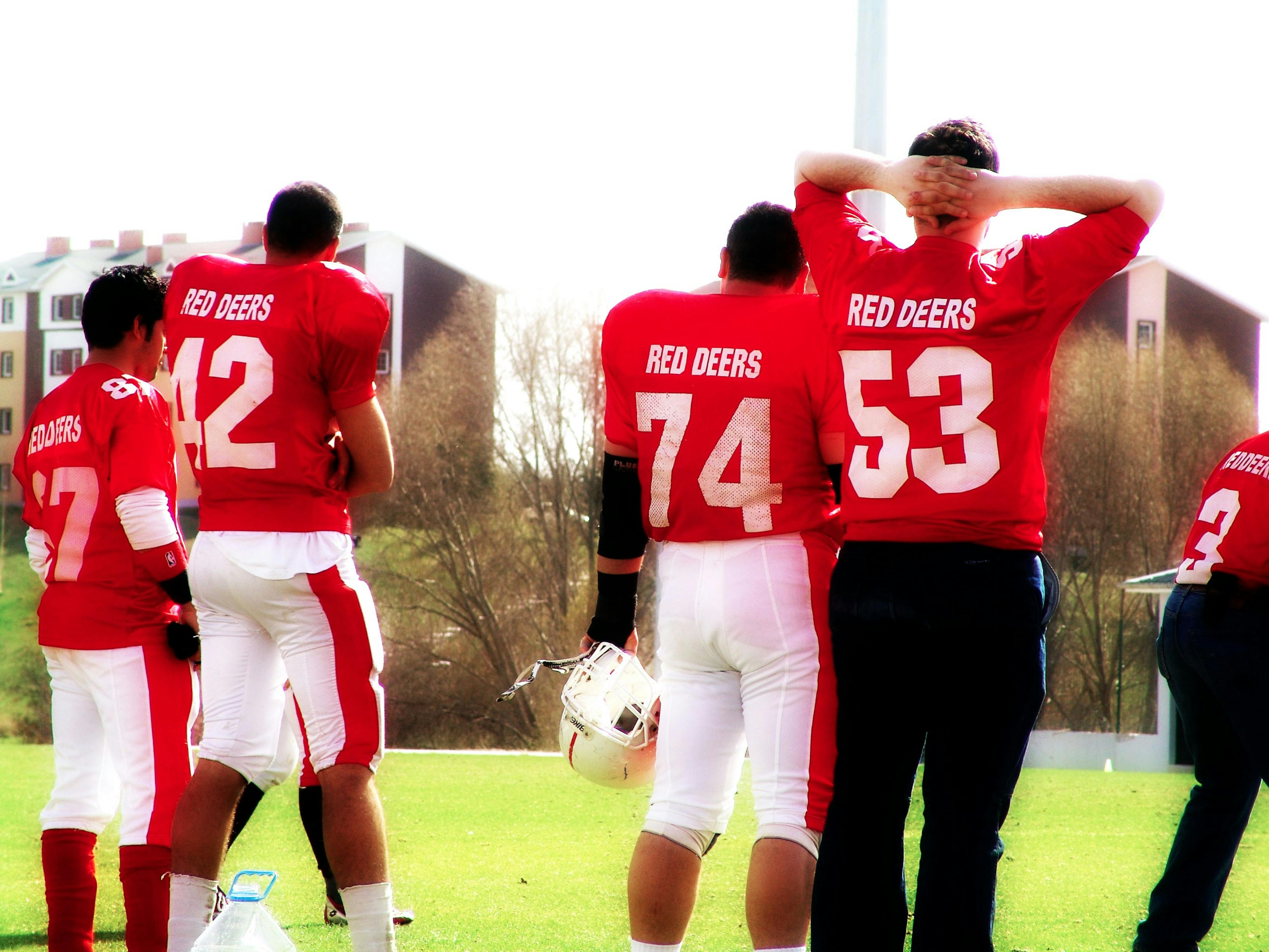 https://flipgive.imgix.net/images/stories/photos/000/000/020/original/american-football-1440116.jpg?ch=Width%2CDPR%2CSave-Data&auto=format%2Ccompress&dpr=2