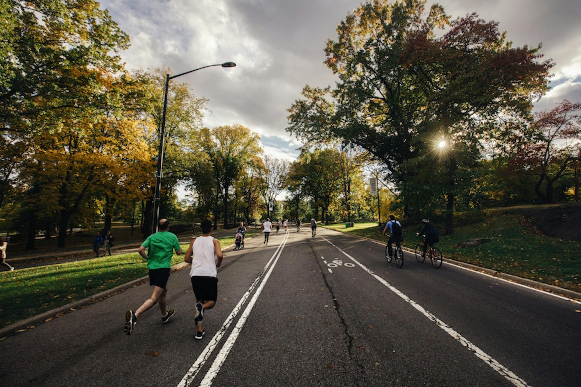 https://flipgive.imgix.net/images/stories/photos/000/000/214/original/100_fundraising_ideas_5k.jpg?ch=Width%2CDPR%2CSave-Data&auto=format%2Ccompress&dpr=2