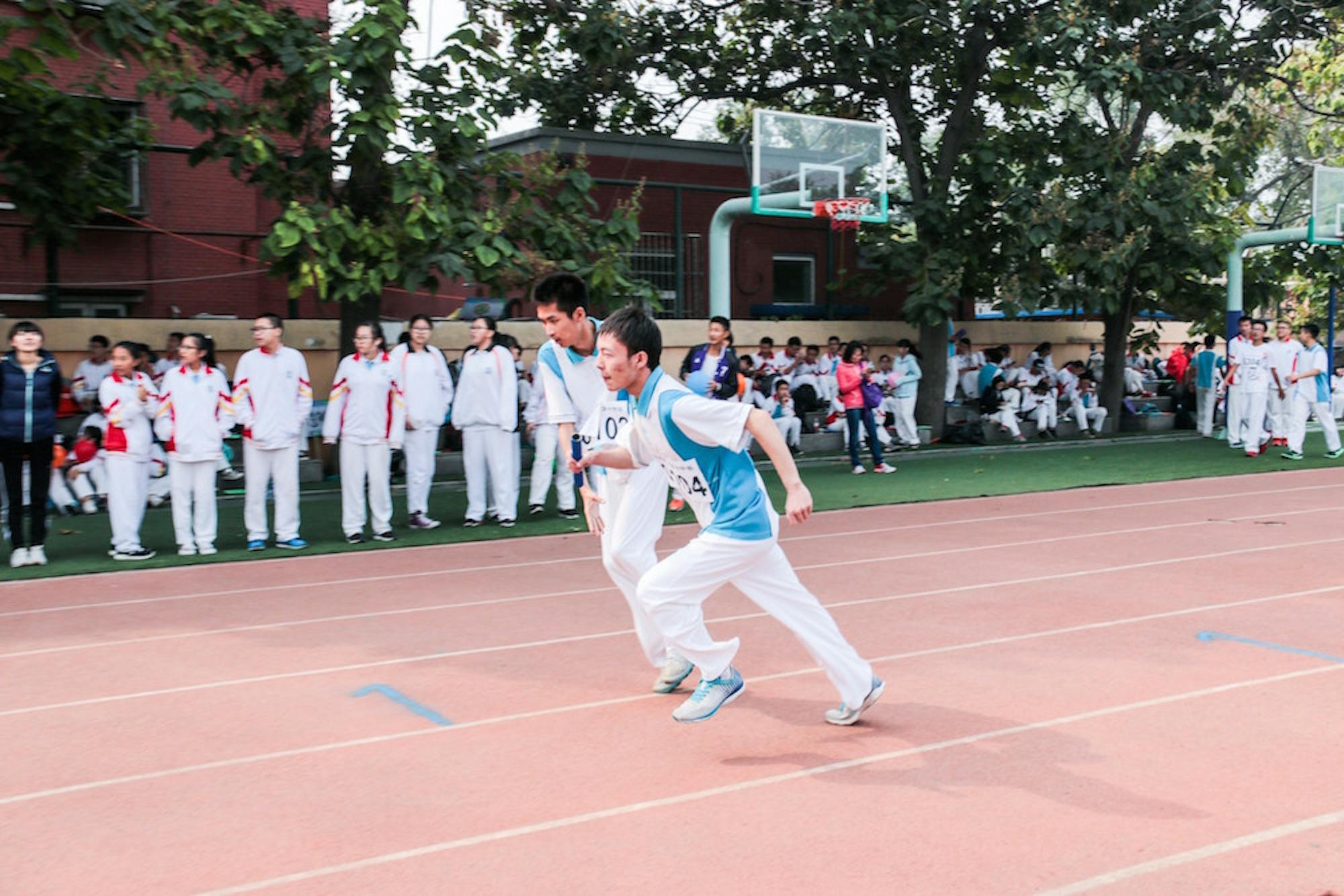 https://flipgive.imgix.net/images/stories/photos/000/000/254/original/100_fundraising_ideas_obstacle_course_flipgive.jpg?ch=Width%2CDPR%2CSave-Data&auto=format%2Ccompress&dpr=2